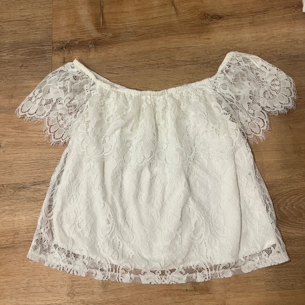 Hollister Lace Crop Top NWOT